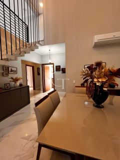 Casa com 3 Suítes à Venda no Condomínio UNA em Itu