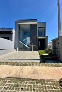 Casa de Condomínio Para Vender com  3 suítes  em Itu 