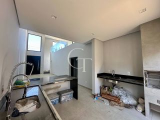 Casa de Condomínio Para Vender com  3 suítes  em Itu 