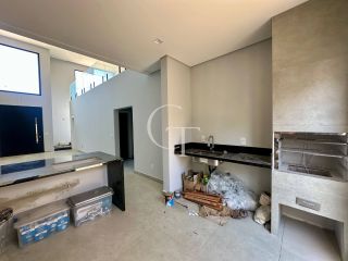 Casa de Condomínio Para Vender com  3 suítes  em Itu 