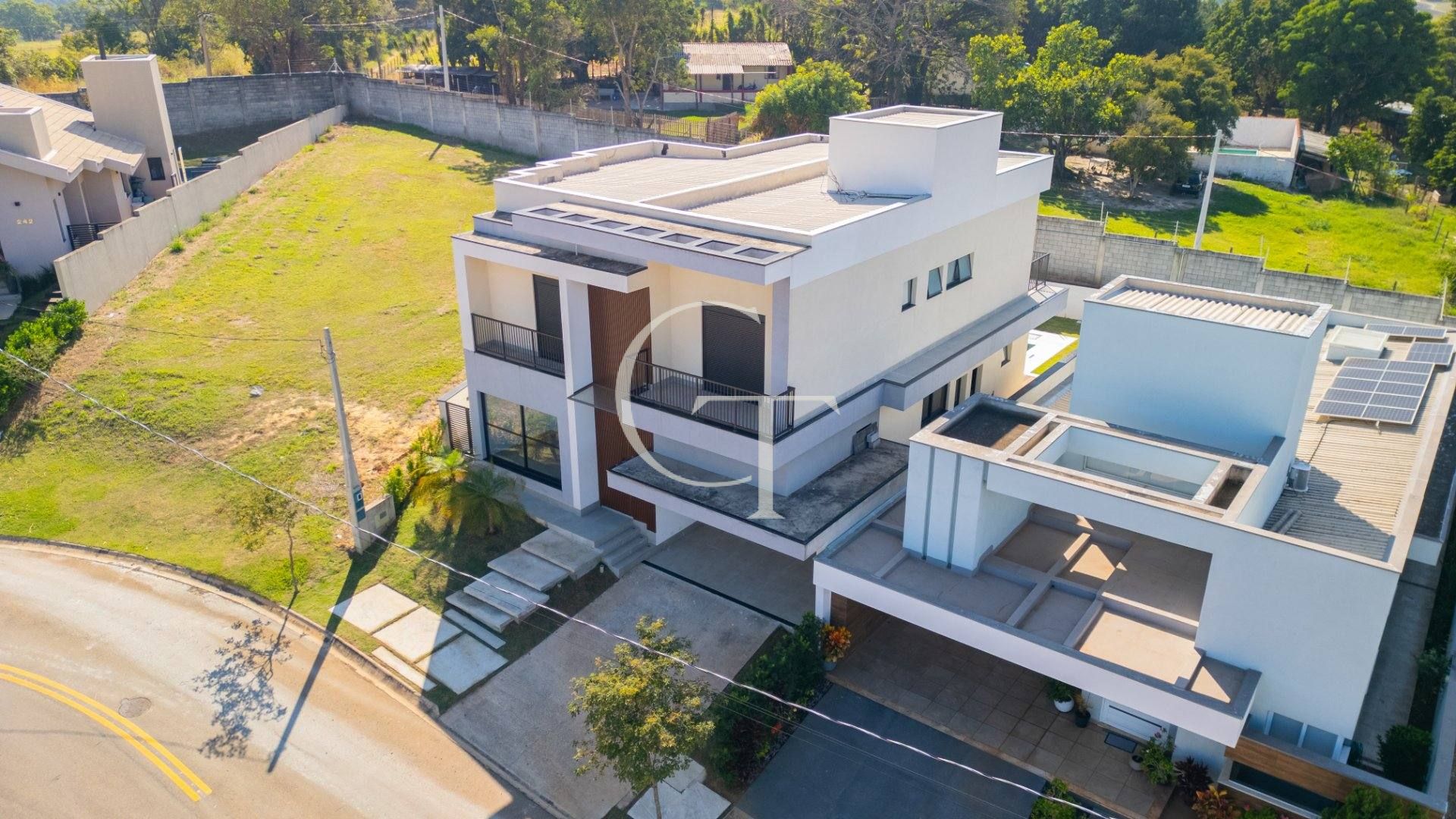 CASA ALTO PADRÃO CONDOMÍNIO UNA ITU | TERRENO DIFERENCIADO 555M² | 4 SUÍTES | PISCINA COM SPA | NOVA 2025