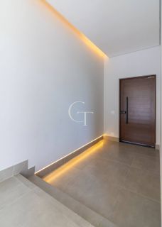 CASA ALTO PADRÃO CONDOMÍNIO UNA ITU | TERRENO DIFERENCIADO 555M² | 4 SUÍTES | PISCINA COM SPA | NOVA 2025