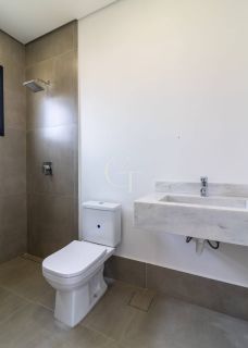 CASA ALTO PADRÃO CONDOMÍNIO UNA ITU | TERRENO DIFERENCIADO 555M² | 4 SUÍTES | PISCINA COM SPA | NOVA 2025