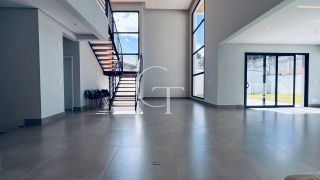 CASA ALTO PADRÃO CONDOMÍNIO UNA ITU | TERRENO DIFERENCIADO 555M² | 4 SUÍTES | PISCINA COM SPA | NOVA 2025