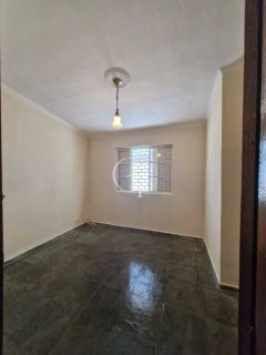 Casa a VENDA - 03 Dormitórios sendo 01 Suíte - Salto/SP.