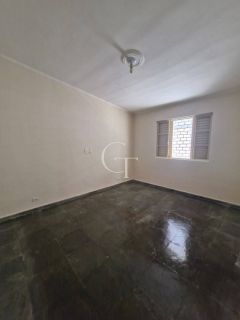 Casa a VENDA - 03 Dormitórios sendo 01 Suíte - Salto/SP.