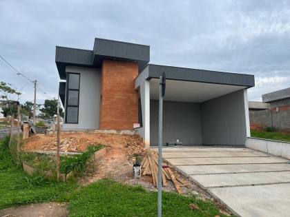 Casa nova com piscina à venda no Reserva Central Parque em Itu | 3 dormitórios, suíte com closet, esquina e próxima à portaria