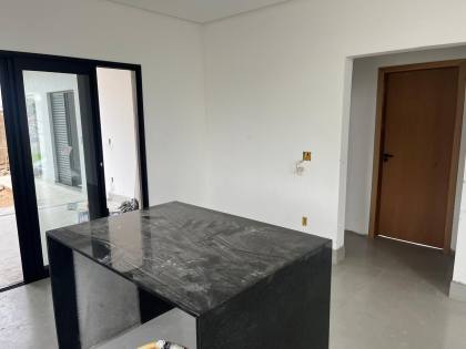 Casa nova com piscina à venda no Reserva Central Parque em Itu | 3 dormitórios, suíte com closet, esquina e próxima à portaria