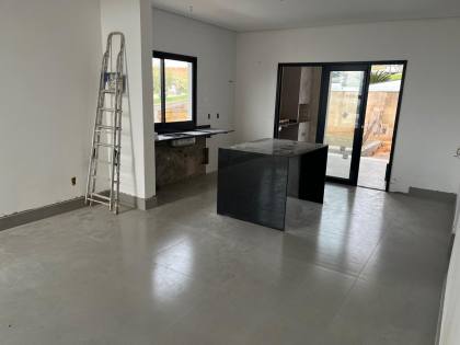 Casa nova com piscina à venda no Reserva Central Parque em Itu | 3 dormitórios, suíte com closet, esquina e próxima à portaria