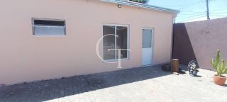 Casa Ampla - Locação Residencial ou Comercial - Bairro Brasil