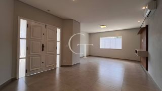 CASA DE ESQUINA REFORMADA COM PISCINA E ÁREA GOURMET NO ALTOS DAS PALMEIRAS – BAIRRO NOBRE EM ITU