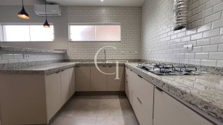 CASA DE ESQUINA REFORMADA COM PISCINA E ÁREA GOURMET NO ALTOS DAS PALMEIRAS – BAIRRO NOBRE EM ITU