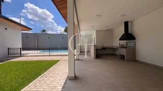 CASA DE ESQUINA REFORMADA COM PISCINA E ÁREA GOURMET NO ALTOS DAS PALMEIRAS – BAIRRO NOBRE EM ITU