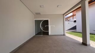 CASA DE ESQUINA REFORMADA COM PISCINA E ÁREA GOURMET NO ALTOS DAS PALMEIRAS – BAIRRO NOBRE EM ITU