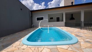 CASA DE ESQUINA REFORMADA COM PISCINA E ÁREA GOURMET NO ALTOS DAS PALMEIRAS – BAIRRO NOBRE EM ITU