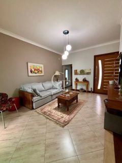 Casa térrea com piscina à venda no Condomínio Costa das Areias em Salto – 3 dormitórios, 2 suítes, pé direito duplo, área gourmet integrada