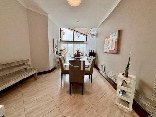 Casa térrea com piscina à venda no Condomínio Costa das Areias em Salto – 3 dormitórios, 2 suítes, pé direito duplo, área gourmet integrada