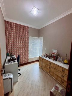 Casa térrea com piscina à venda no Condomínio Costa das Areias em Salto – 3 dormitórios, 2 suítes, pé direito duplo, área gourmet integrada