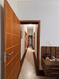 Casa térrea com piscina à venda no Condomínio Costa das Areias em Salto – 3 dormitórios, 2 suítes, pé direito duplo, área gourmet integrada