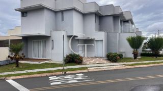 CASA DE ESQUINA COM PISCINA À VENDA NO VILLAGE MOUTONNÉE EM SALTO | 3 SUÍTES | CLOSET | HIDROMASSAGEM | ESPAÇO GOURMET