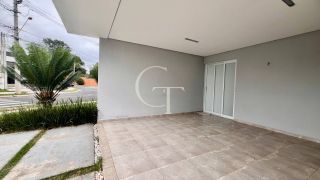 CASA DE ESQUINA COM PISCINA À VENDA NO VILLAGE MOUTONNÉE EM SALTO | 3 SUÍTES | CLOSET | HIDROMASSAGEM | ESPAÇO GOURMET