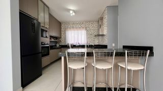 CASA DE ESQUINA COM PISCINA À VENDA NO VILLAGE MOUTONNÉE EM SALTO | 3 SUÍTES | CLOSET | HIDROMASSAGEM | ESPAÇO GOURMET