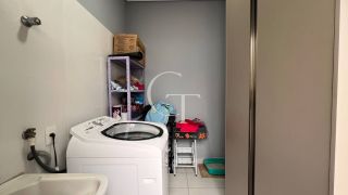 CASA DE ESQUINA COM PISCINA À VENDA NO VILLAGE MOUTONNÉE EM SALTO | 3 SUÍTES | CLOSET | HIDROMASSAGEM | ESPAÇO GOURMET