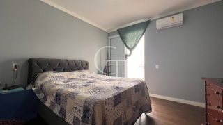 CASA DE ESQUINA COM PISCINA À VENDA NO VILLAGE MOUTONNÉE EM SALTO | 3 SUÍTES | CLOSET | HIDROMASSAGEM | ESPAÇO GOURMET