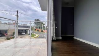 CASA DE ESQUINA COM PISCINA À VENDA NO VILLAGE MOUTONNÉE EM SALTO | 3 SUÍTES | CLOSET | HIDROMASSAGEM | ESPAÇO GOURMET