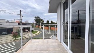 CASA DE ESQUINA COM PISCINA À VENDA NO VILLAGE MOUTONNÉE EM SALTO | 3 SUÍTES | CLOSET | HIDROMASSAGEM | ESPAÇO GOURMET