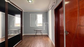 CASA DE ESQUINA COM PISCINA À VENDA NO VILLAGE MOUTONNÉE EM SALTO | 3 SUÍTES | CLOSET | HIDROMASSAGEM | ESPAÇO GOURMET