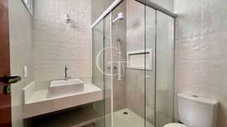 CASA DE ESQUINA COM PISCINA À VENDA NO VILLAGE MOUTONNÉE EM SALTO | 3 SUÍTES | CLOSET | HIDROMASSAGEM | ESPAÇO GOURMET