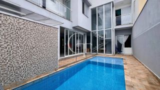 CASA DE ESQUINA COM PISCINA À VENDA NO VILLAGE MOUTONNÉE EM SALTO | 3 SUÍTES | CLOSET | HIDROMASSAGEM | ESPAÇO GOURMET