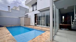 CASA DE ESQUINA COM PISCINA À VENDA NO VILLAGE MOUTONNÉE EM SALTO | 3 SUÍTES | CLOSET | HIDROMASSAGEM | ESPAÇO GOURMET