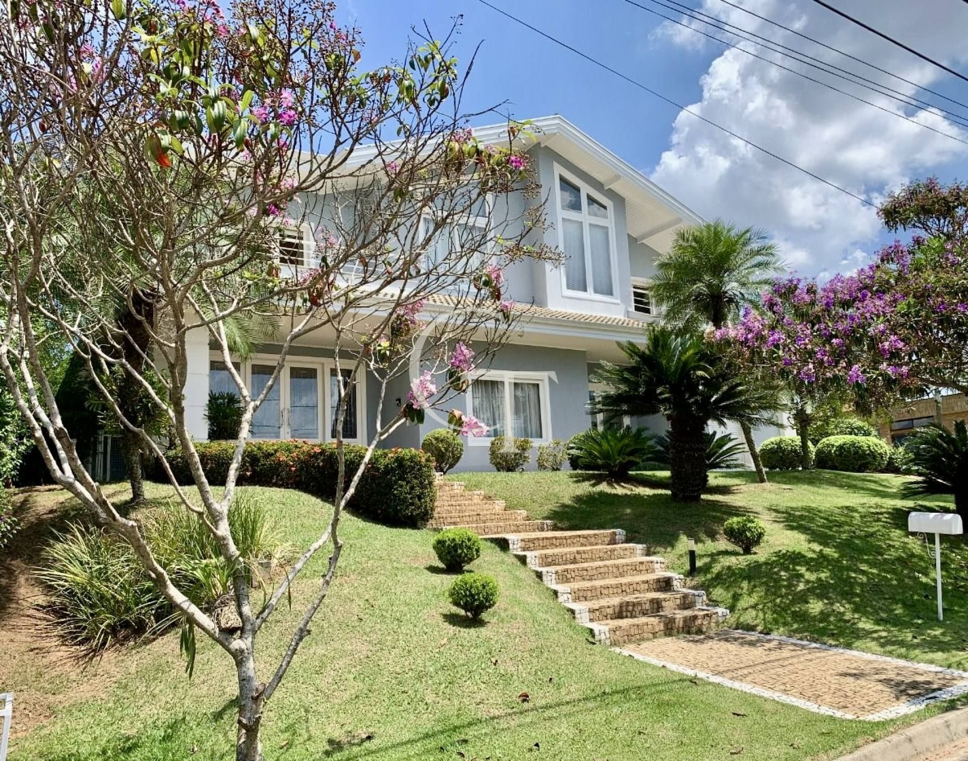 Casa à venda no Condomínio Plaza Athénée com suíte master no térreo, piscina com spa, academia e área gourmet completa | Alto padrão em Itu