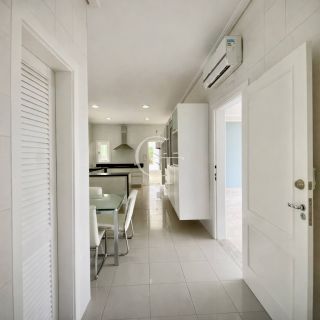 Casa à venda no Condomínio Plaza Athénée com suíte master no térreo, piscina com spa, academia e área gourmet completa | Alto padrão em Itu