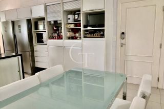 Casa à venda no Condomínio Plaza Athénée com suíte master no térreo, piscina com spa, academia e área gourmet completa | Alto padrão em Itu