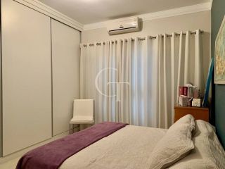 Casa à venda no Condomínio Plaza Athénée com suíte master no térreo, piscina com spa, academia e área gourmet completa | Alto padrão em Itu