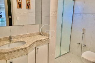 Casa à venda no Condomínio Plaza Athénée com suíte master no térreo, piscina com spa, academia e área gourmet completa | Alto padrão em Itu