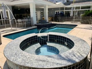 Casa à venda no Condomínio Plaza Athénée com suíte master no térreo, piscina com spa, academia e área gourmet completa | Alto padrão em Itu