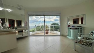 Casa de Luxo à Venda no Plaza Athénée em Itu | 4 Suítes (Suíte no Térreo), Terreno 1.000m², Projeto Imponente e Aceita Permuta até 50%