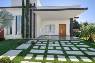 Casa térrea à venda no Condomínio Una em Itu | 3 suítes | casa de esquina | quintal amplo | área gourmet