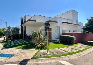 Casa térrea à venda no Condomínio Una em Itu | 3 suítes | casa de esquina | quintal amplo | área gourmet