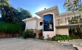 Mansão de luxo à venda no Terras de São José I em Itu | Frente para o lago | Alto padrão exclusivo com 4.588 m² de terreno e 2.200 m² construídos