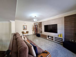 Casa à Venda no Condomínio Campos de Santo Antônio em Itu | 3 Suítes | Área de Lazer com Piscina e Espaço para Receber