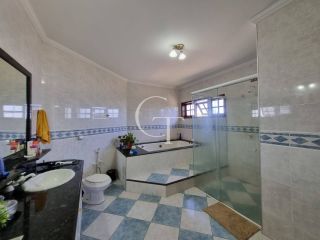 Casa à Venda no Condomínio Campos de Santo Antônio em Itu | 3 Suítes | Área de Lazer com Piscina e Espaço para Receber