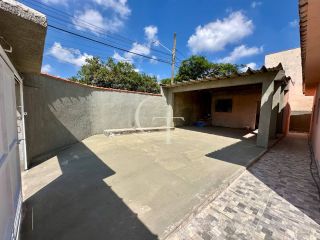 Casa com localização incrível,  potencial tanto para moradia quanto para uso comercial