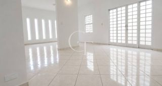 Excelente Casa para Locação com 04 Suítes e Piscina - Jardim Faculdade