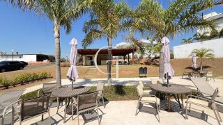 Casa para locação com 03 Suítes e Quintal no Condomínio Villas do Golfe