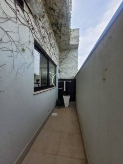 Casa para locação com 03 Suítes e Quintal no Condomínio Villas do Golfe